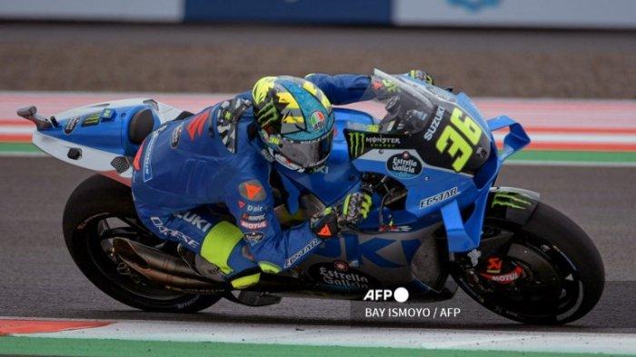 Pembalap tim Suzuki Ecstar asal Spanyol, Joan Mir, mengikuti sesi latihan bebas balapan MotoGP Indonesia di Sirkuit Internasional Mandalika, Kuta Mandalika, Lombok Tengah, 18 Maret 2022.
TELUK ISMOYO / AFP