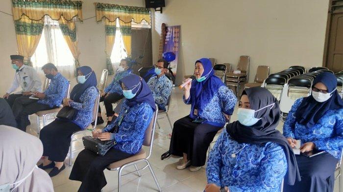 Peserta mengikuti Workshop Penetapan Parameter Kependudukan Tingkat Kabupaten Hulu Sungai Utara (HSU) yang digelar Dinas Pengandalian Penduduk dan Keluarga Berencana (DPPKB) setempat.