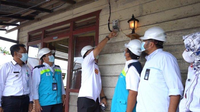 PLN Kalselteng, berhasil menghadirkan listrik di Desa Teluk Timbau, Damparan, Lehai, Mangkatir, Kalanis, Kecamatan Dusun Hilir, Kabupaten Barito Selatan.