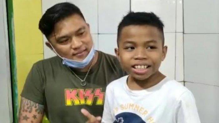 Penyanyi cilik viral Alwiansyah berkarier di dunia entertaimen, berkat musisi Posan Tobing.