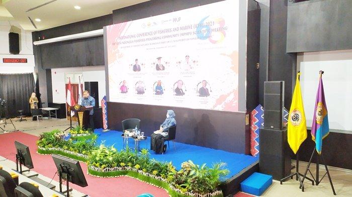 Pembukaan seminar internasional yang diselenggarakan Fakultas Perikanan dan Kelautan Universitas Lambung Mangkurat (FPK ULM) di Kota Banjarmasin, Provinsi Kalimantan Selatan (Kalsel), dilaksanakan secara virtual melalui zoom meeting, Senin (20/9/2021).
