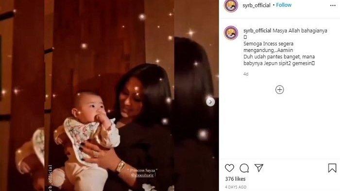 Syahrini momong bayi berdarah Jepang