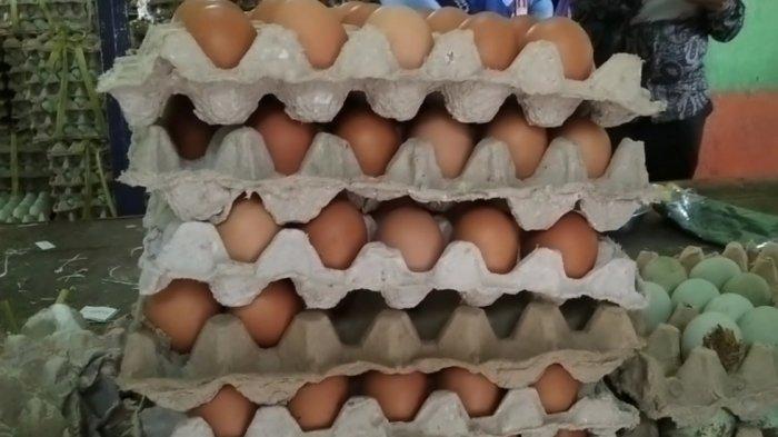 Telur Ayam Ras Di Pasar Keraton, Rantau