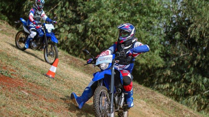Tips riding WR 155 R - saat berbelok