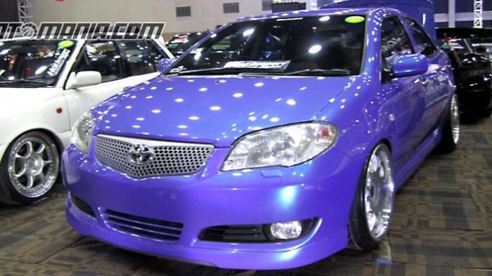Toyota Vios lansiran 2004 peserta kontes modifikasi Hot Import Night (HIN).