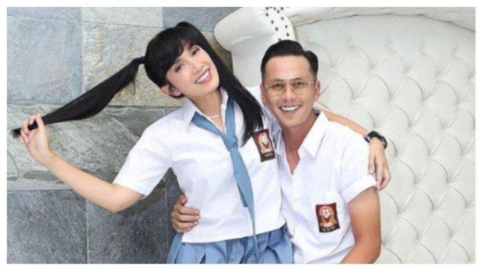 Ussy Sulistiawaty dan Andhika Pratama. Ussy Sulitiawaty menganggap kecil diberi jatah bulanan Rp200 juta oleh sang suami Andhika Pratama. Bagi Ussy, jumlah tersebut dinilai uang bulanan tersebut masih kurang karena keduanya kini memiliki lima orang anak.