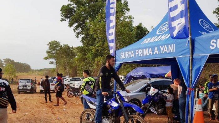 Yamaha WR 155 R diperkenalkan kepada masyarakat Kalimantan Selatan di Harmadji. MX Sirkuit, Desa Tungkaran, Martapura, Kabupaten Banjar