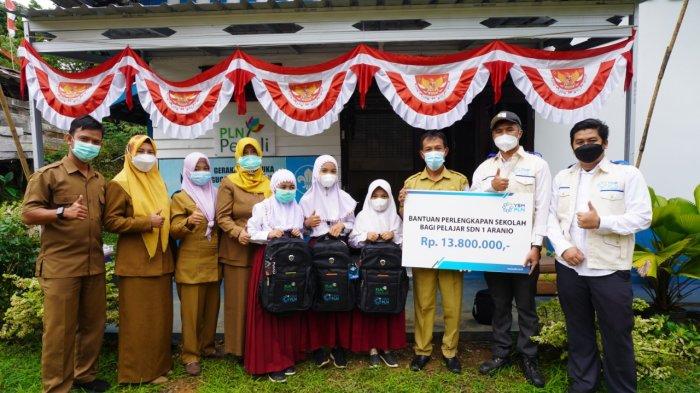 YBM PLN UP2B Kalimantan juga bersemangat untuk memberikan bantuan adik-adik santri dari Pondok Pesantren Waratsatul Fuqaha di daerah Guntung Manggis Kota Banjarbaru dan Pondok Pesantren Raudhatun Nasyi’in di daerah Cempaka