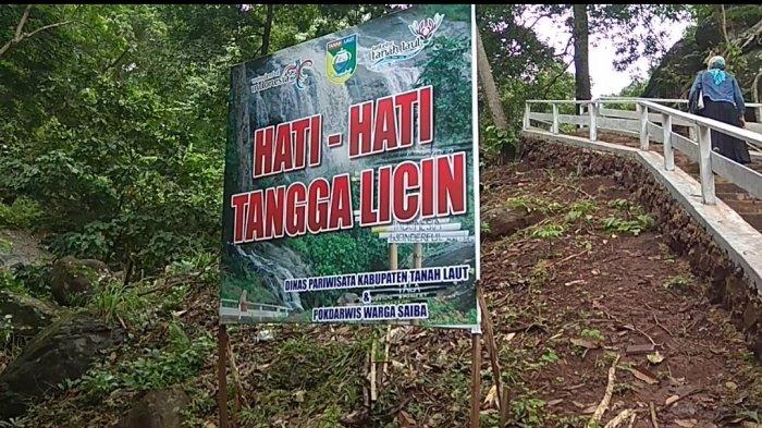 Fasilitas tangga menuju air terjun Bajuin Pancoran Lima Wisata Kalsel di Pelaihari Kabupaten Tanahlaut.