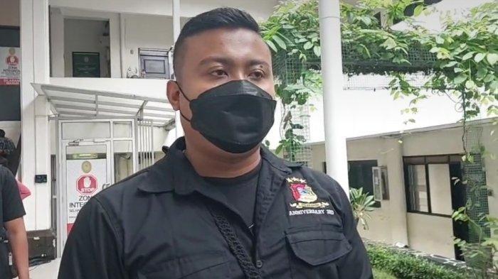 Iqbal Fauzi, salah seorang rekan Bharada E, satu angkatan di Brimob datang ke PN Jaksel, Rabu (25/1/2023) hari ini, untuk memberi dukungan langsung ke Richard Eiliezer saat pembacaan pleidoi terdakwa.