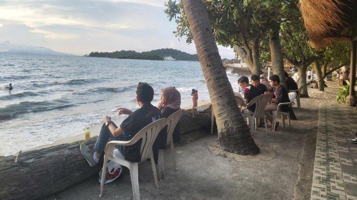 Suasana Hotel Merak Beach.