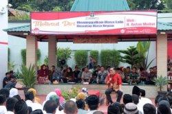 Anton Medan saat memotivasi warga binaan Rutan Kelas IIB Serang, Jumat (31/1/2020).