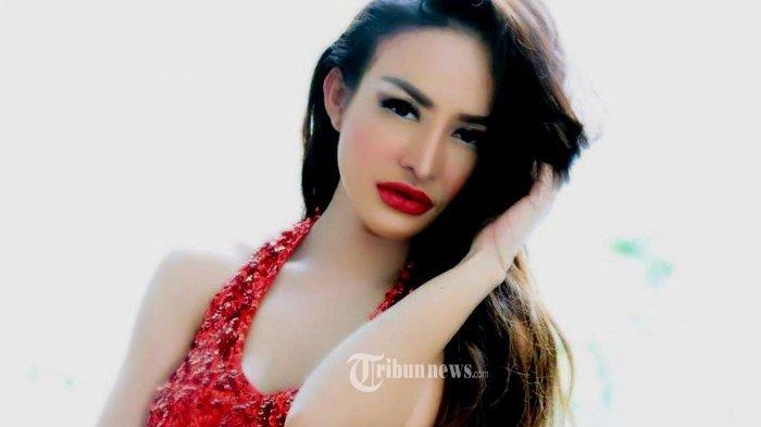 Untuk cari tambahan uang, artis Cynthiara Alona bisnis aplikasi Bigo Live bekerjasama dengan Aquino dan Foa Management.