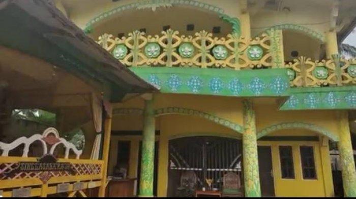 Bangunan Kerajaan Angling Dharma Pandeglang