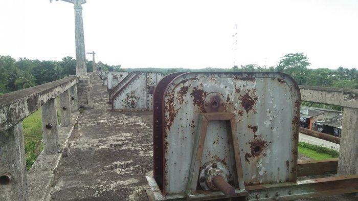 Kondisi alat untuk menjalankan pintu air pengganti di Bendungan Lama Pamarayan.