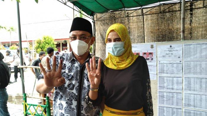 Calon Wali Kota Cilegon nomor urut 4, Helldy Agustian melakukan pencoblosan Pilkada Kota Cilegon 2020 di TPS 07 Cibeber, Kota Cilegon, pada Rabu (9/12/2020) pukul 08.00 WIB.