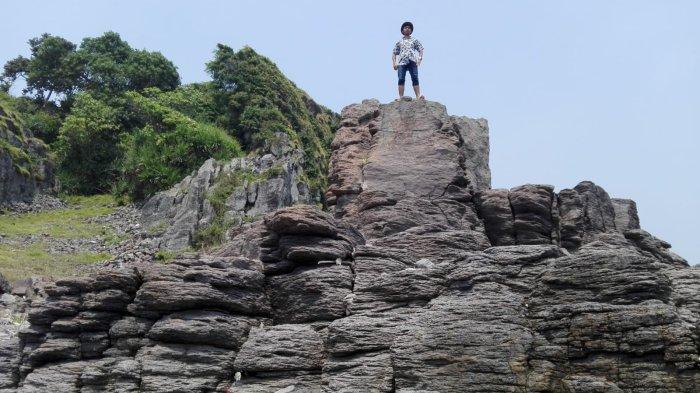Di Pulau Shangiang juga terdapat bebatuan yang eksotis dan Instagrammable. Wisatawan harus berhati-hati jika ingin menaiki bebatuan ini.