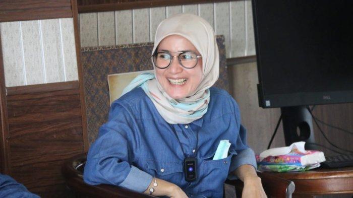 Bupati Lebak Iti Octavia Jayabaya saat bertemu Gubernur Banten Wahidin Halim dan di kediaman Wahidin Halim di Kota Tangerang, Jumat (10/12/2021).