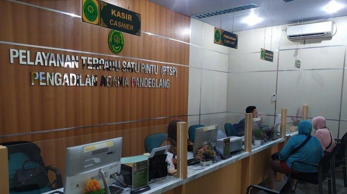 Suasana kantor Pengadilan Agama Pandeglang di Jalan Labuan Raya, Maja, Pandeglang, Banten, Jumat (22/1/2021).
