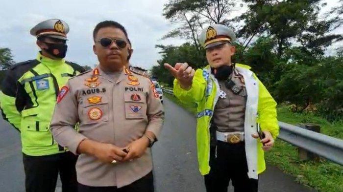 Polisi menjelaskan kronologi awal kecelakaan beruntun di Km 428 Tol Semarang-Solo, tepatnya Kelurahan Susukan, Kecamatan Ungaran Timur, Kabupaten Semarang, Senin (4/1/2021) sore. Salah satu korban diduga personel Trio Macan.
