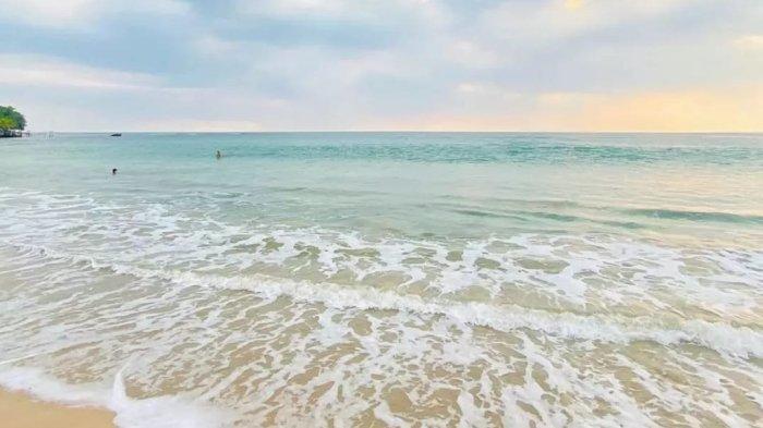 Keindahan Pantai Carita, di Kecamatan Carita, Kabupaten Pandeglang.