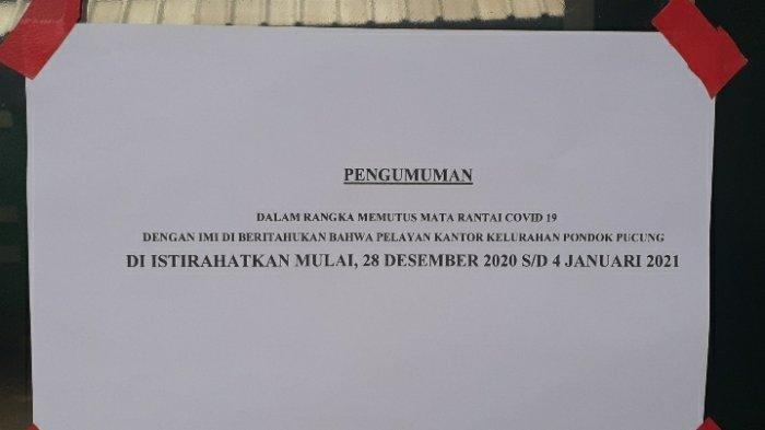 Pengumuman di Kantor Kelurahan Pondok Pucung, Pondok Aren, Tangsel, Selasa (29/12/2020).