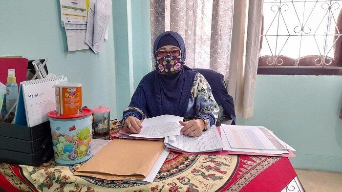 Kepala Bidang Rehabilitasi Sosial Dinas Sosial Kota Serang, Wiwi Laras Wijayanti di kantornya, di Jalan KH Sulaeman Kelapa Dua, nomor 20, Kota Serang, Banten. Jumat (19/3/2021).