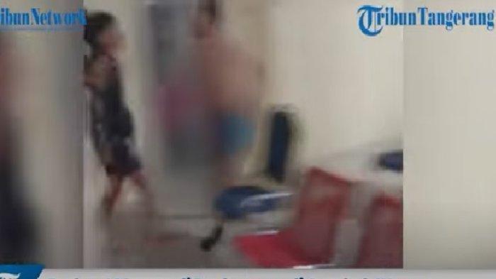 Tangkap layar video viral penggerebekan dua tenaga kesehatan yang berbuat asusila di Puskesmas Kaliwedi, Kabupaten Cirebon.