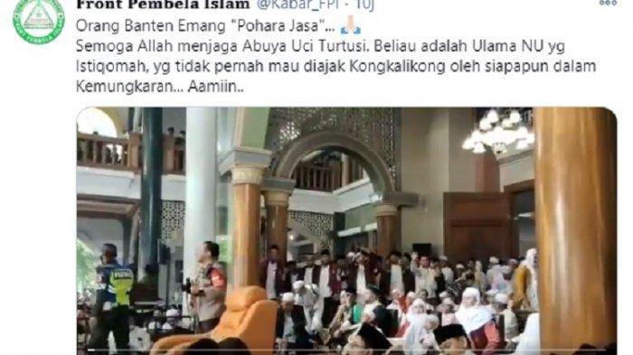 Tangkapan layar seorang perwira polisi sedang mengingatkan jemaah Haul Syekh Abdul Qodir jailani agar untuk mematuhi protokol kesehatan.