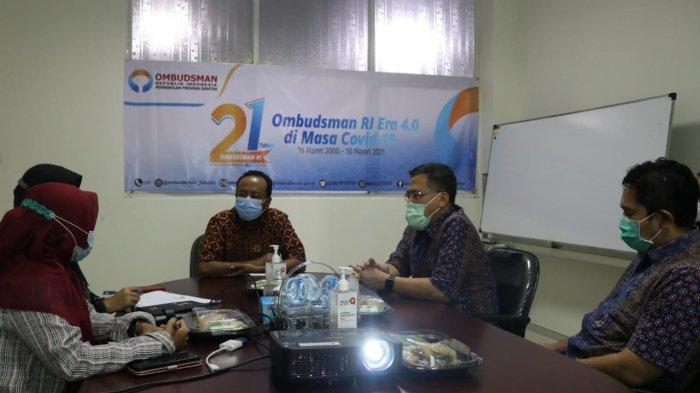 Manajemen PLN UID Banten berdiskusi bersama Kepala Ombudsman RI Perwakilan Banten, di Serang, Minggu (25/3/2021).