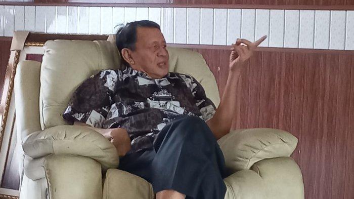Gubernur Banten Wahidin Halim dan Bupati Lebak Iti Octavia Jayabaya bertemu di kediaman Wahidin Halim di Tangerang, Jumat (11/12/2021).