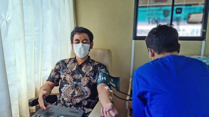 Aksi donor darah ini dilaksanakan dengan mematuhi protokol kesehatan.