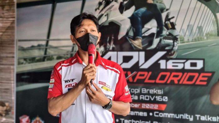 Technical Training Instructor Astra Motor Yogyakarta Dwi Wahyono memberikan penjelasan teknis mengenai fitur-fitur dan teknologi terbaru yang ada pada Honda ADV160.