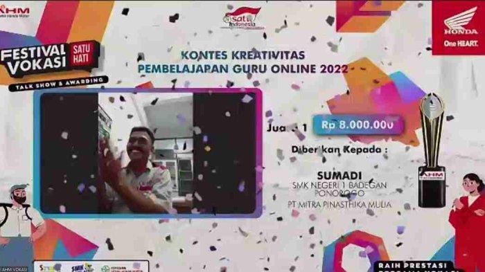 Kebahagiaan Sumadi sebagai guru SMK Negeri 1 Badegan, Jawa Timur yang telah berhasil menjadi juara pertama dalam ajang Kontes Kreativitas Pembelajaran Guru 2022.
