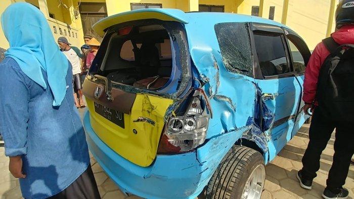 Kondisi mobil ringsek seusai terlibat kecelakaan maut di jalan ruas Garung-Dieng, Kabupaten Wonosobo, Rabu (30/9/2020) sore.