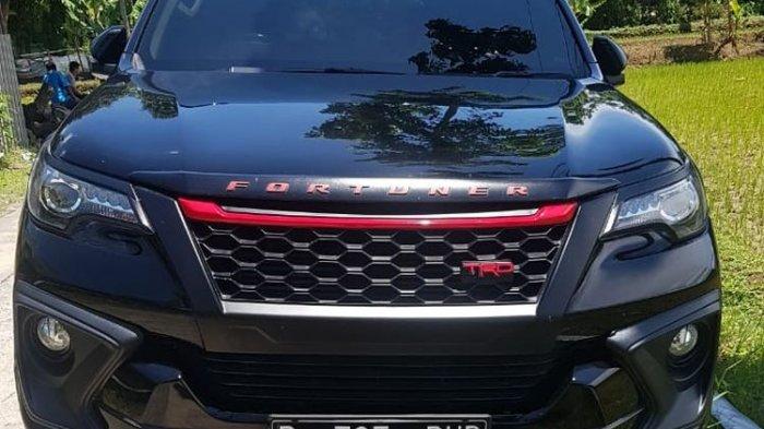 Mobil Toyota Fortuner Sportivo TRD milik Bambang Widjo Purwanto.