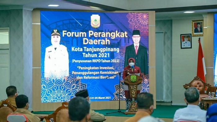 Wali Kota Tanjungpinang Rahma bersama sejumlah OPD di lingkungan Pemko Tanjungpinang menggelar penyusunan RKPD Tahun 2022 dalam Forum Perangkat Daerah