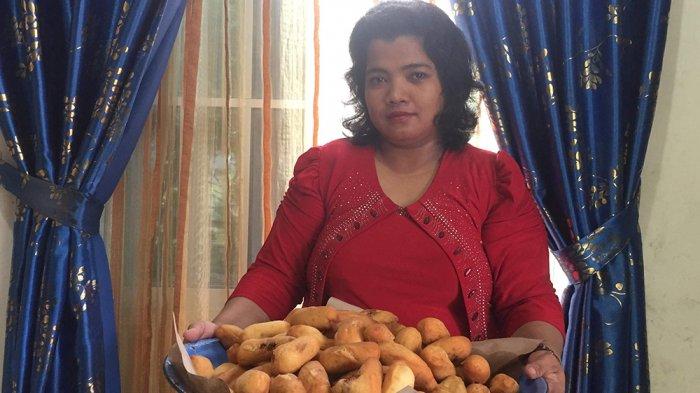 Pengusaha Roti Goreng alias Luti Gendang Khas Tarempa, Alinda Wati telah merintis usaha 14 Tahun lebih, kini usaha Roti Gorengnya sudah terkenal di Malaysia dan Singapore