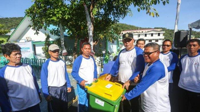 Bupati Kepulauan Anambas, Abdul Haris turut serta mengikuti kegiatan Sabtu Bersih (Saber) bersama unsur Forum Komunikasi Pimpinan Daerah (Forkopimda) dan masyarakat, Sabtu (4/6/2022).