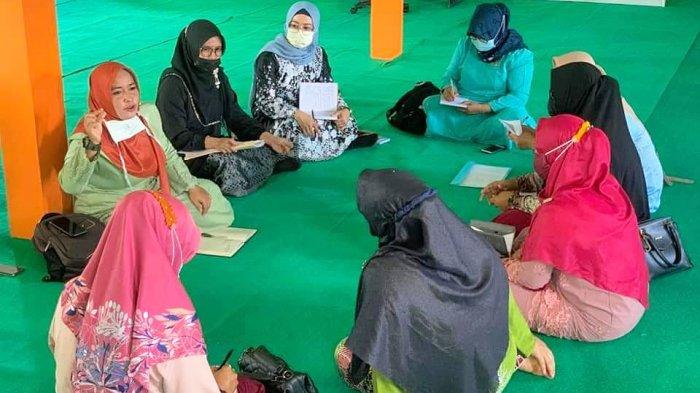 TP PKK Lingga menggelar rapat perdana di Kantor PKK Lingga bersama Ketua PKK Kecamatan se-Lingga, Jumat (5/3/2021)