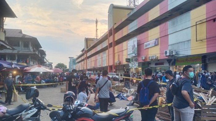 Seorang pria tewas dibunuh di di depan Samarinda Shoping Center Jodoh, kecamatan Lubuk Baja Kota Batam, Provinsi Kepulauan Riau, Minggu, (9/5/2021) sore.