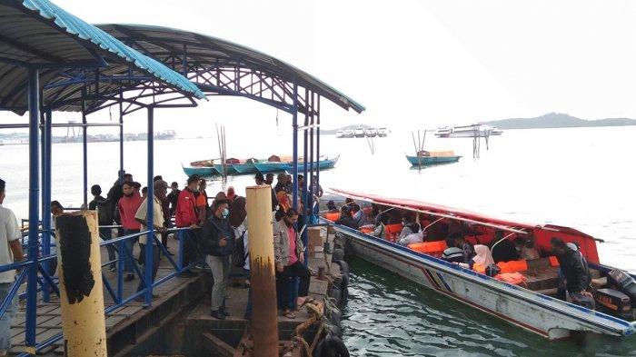Suasana di Pelabuhan Pancung Sekupang Batam belum lama ini.