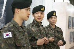 Reaksi Lee Hong Ki FTISLAND Saat Fans Bertanya soal Tatapannya ke D.O EXO: Kyungsoo Adalah Pacarku