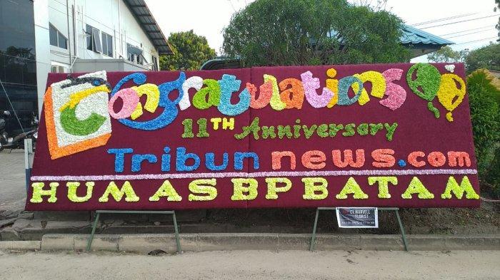 BP Batam memberikan papan bunga ucapan selamat ulang tahun ke-11 Tribunnews.com