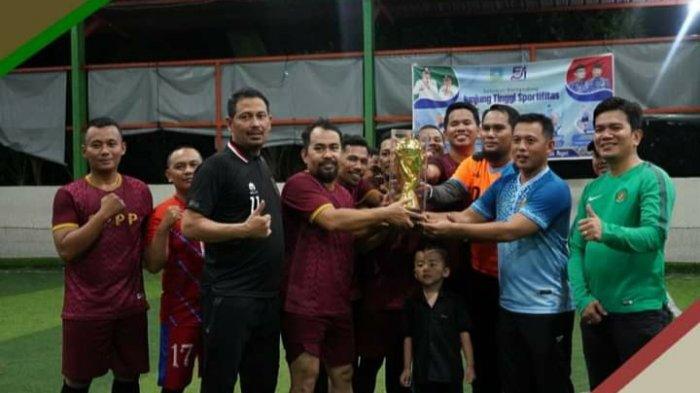 Sekretaris Daerah sekaligus Ketua Korpri Anambas, Sahtiar resmi menutup kegiatan futsal HUT ke-51 Korpri, Sabtu (26/11/2022) di Lapangan Futsal Bayhill.