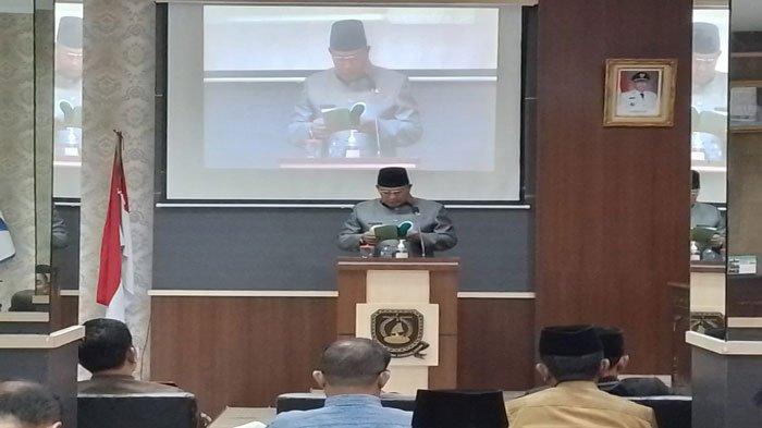 Bupati Kepulauan Anambas, Abdul Haris menyampaikan nota keuangan Ranperda APBD Tahun 2023 di Ruang Rapat Paripurna Dewan, Senin (28/11/2022)
