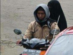 Beredar Foto Terduga Pelaku Bom di Gereja Katedral Naik Motor, Begini Penjelasan Polisi