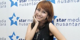 Gara-gara Celana Jeansnya Sobek, Ayu Ting Ting 'Dibully' Netizen