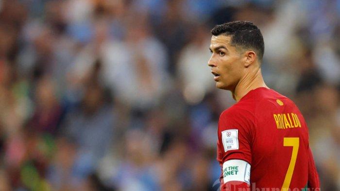 Penyerang Portugal Cristiano Ronaldo bereaksi selama pertandingan sepak bola Grup H Piala Dunia 2022 Qatar antara Portugal dan Uruguay di Stadion Lusail di Lusail, utara Doha. Senin (28 November 2022).