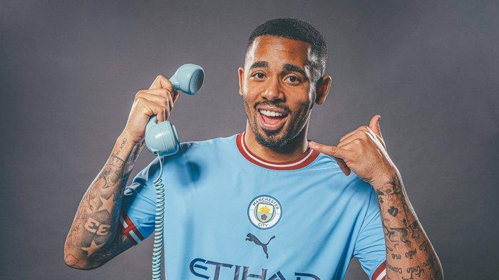 Gabriel Jesus dengan Jersey Kandang ( Home Jersey ) Manchester City 2022-2023